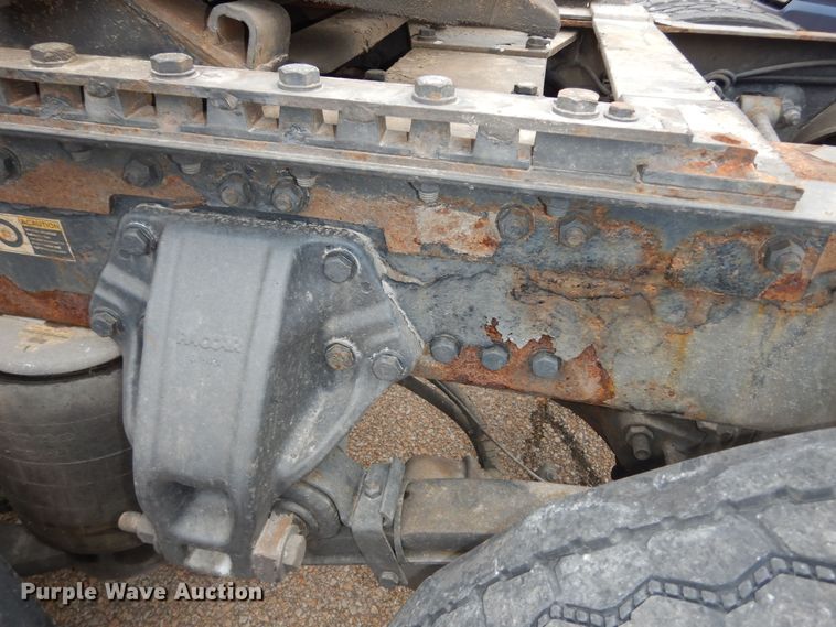 image for item DI6851 2012 Kenworth T700  semi truck