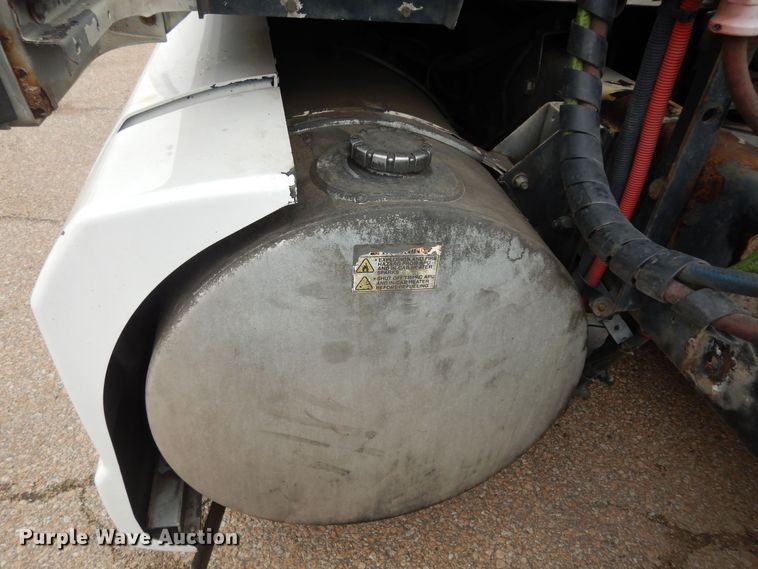 image for item DI6851 2012 Kenworth T700  semi truck