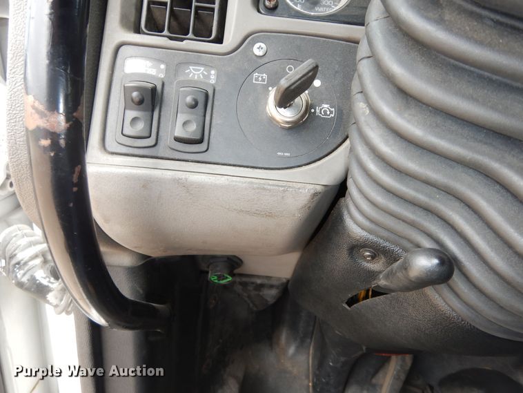 image for item DI6851 2012 Kenworth T700  semi truck