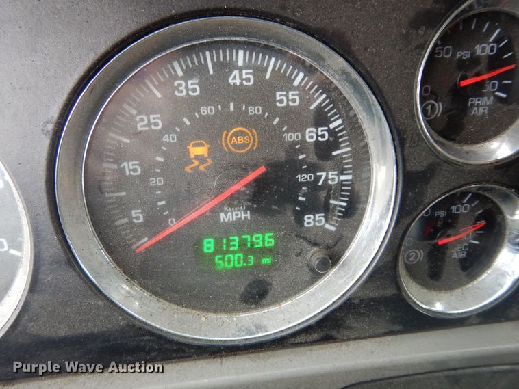 image for item DI6851 2012 Kenworth T700  semi truck