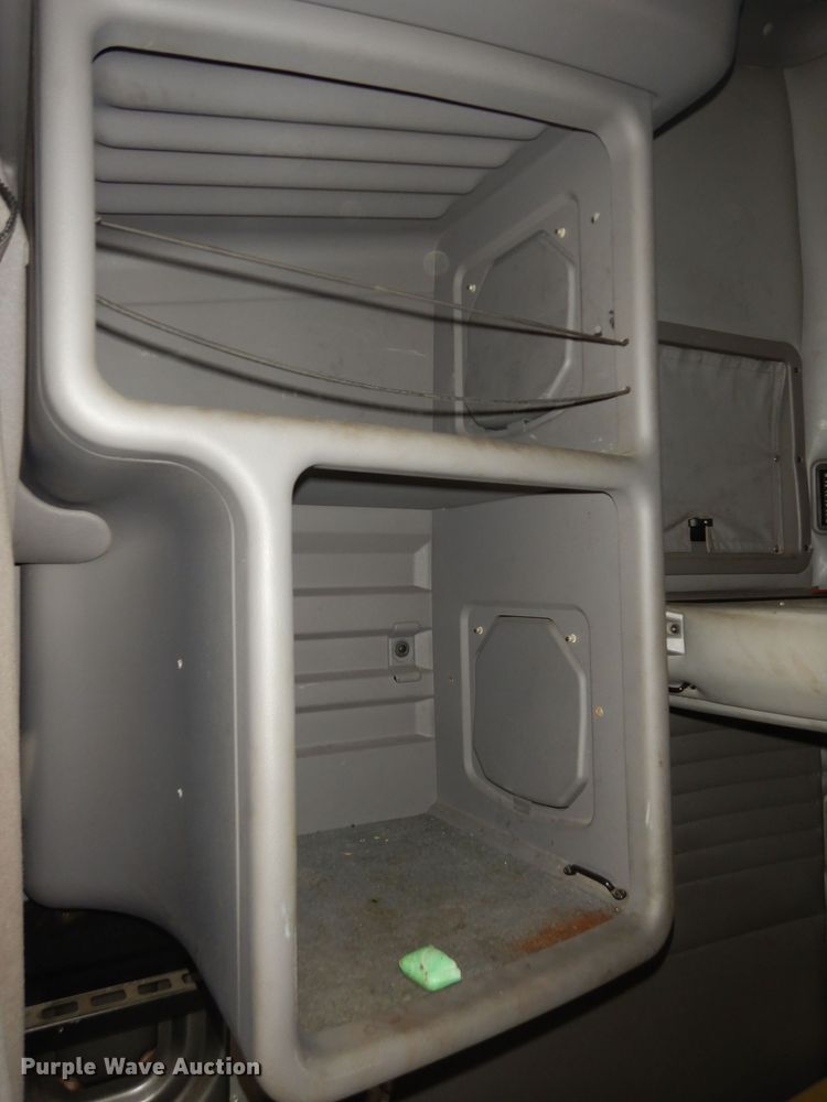 image for item DI6851 2012 Kenworth T700  semi truck