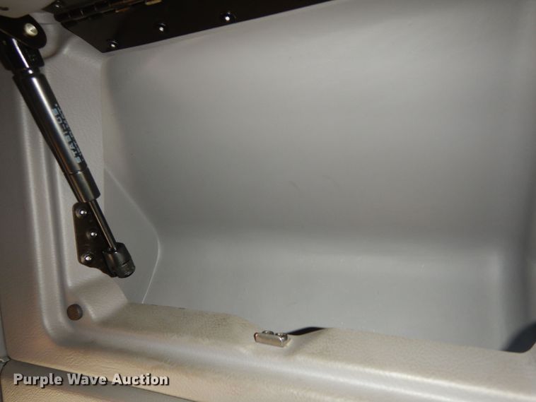 image for item DI6851 2012 Kenworth T700  semi truck