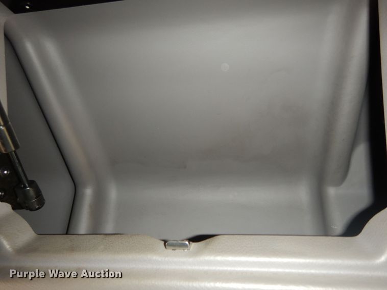 image for item DI6851 2012 Kenworth T700  semi truck