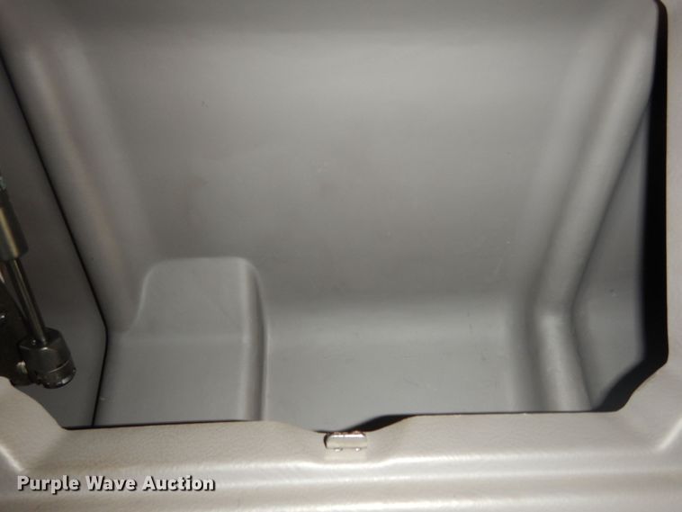 image for item DI6851 2012 Kenworth T700  semi truck