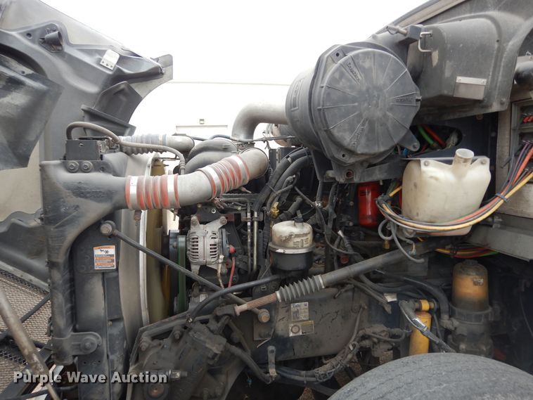 image for item DI6851 2012 Kenworth T700  semi truck