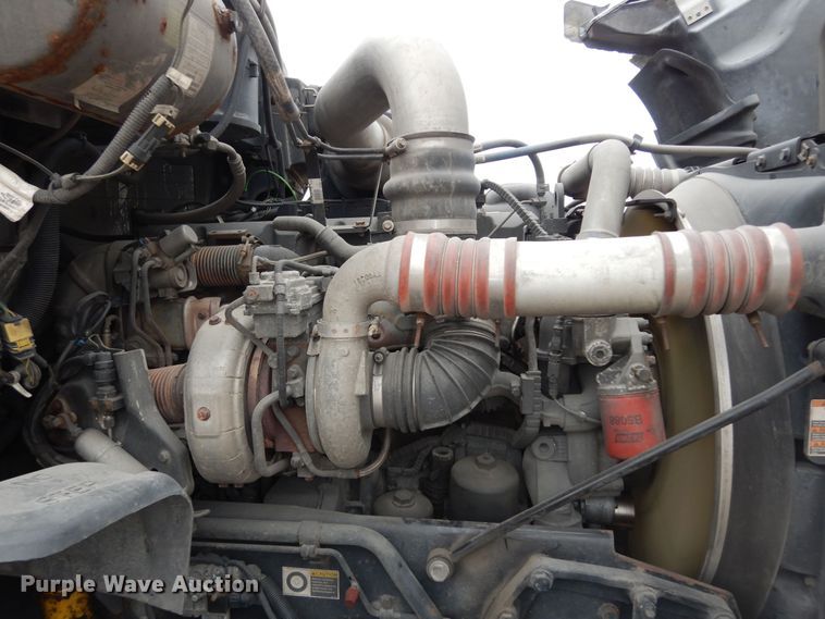 image for item DI6851 2012 Kenworth T700  semi truck