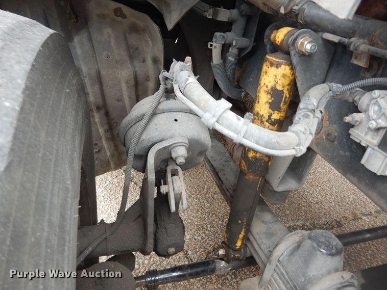 image for item DI6851 2012 Kenworth T700  semi truck