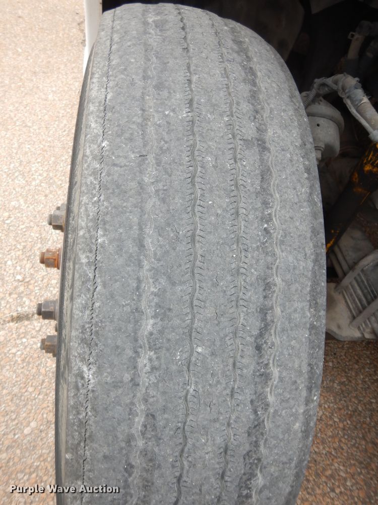 image for item DI6851 2012 Kenworth T700  semi truck