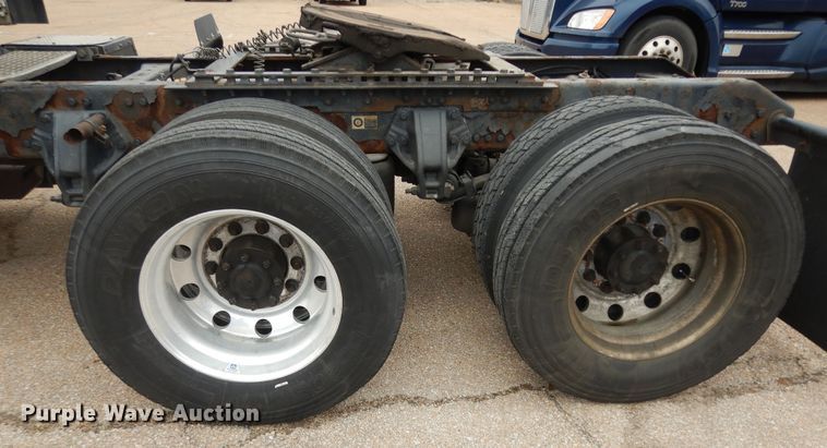 image for item DI6851 2012 Kenworth T700  semi truck