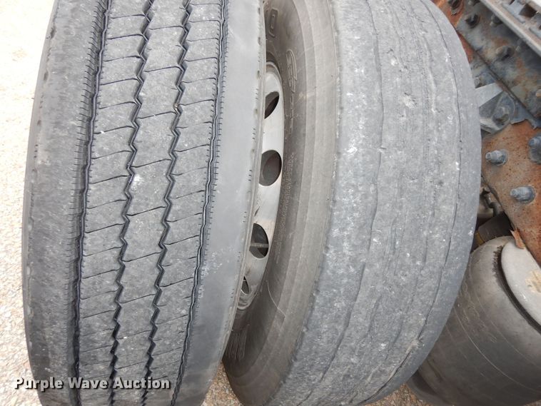 image for item DI6851 2012 Kenworth T700  semi truck