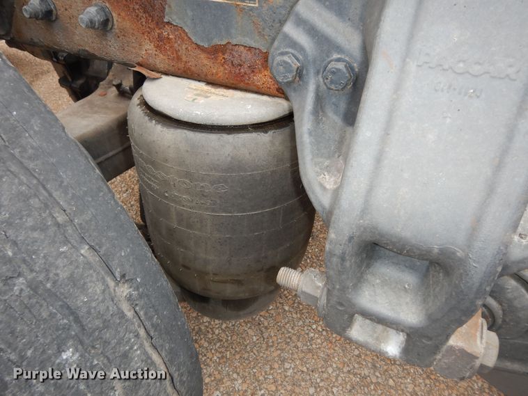 image for item DI6851 2012 Kenworth T700  semi truck