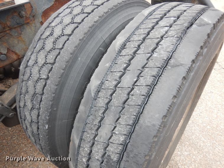 image for item DI6851 2012 Kenworth T700  semi truck