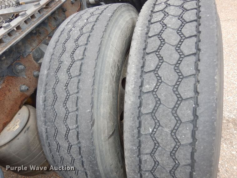 image for item DI6851 2012 Kenworth T700  semi truck