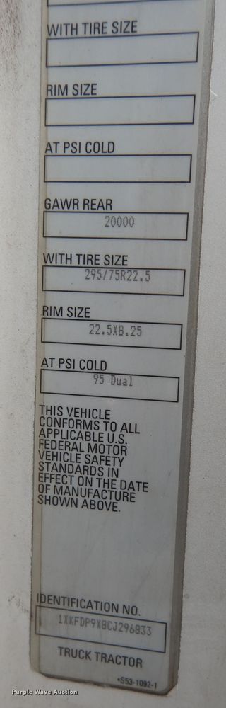 image for item DI6851 2012 Kenworth T700  semi truck