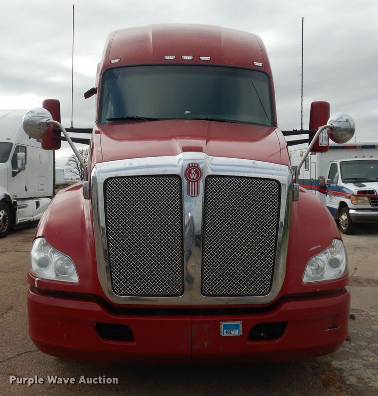 image for item DI6852 2014 Kenworth T680  semi truck