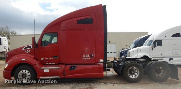 image for item DI6852 2014 Kenworth T680  semi truck