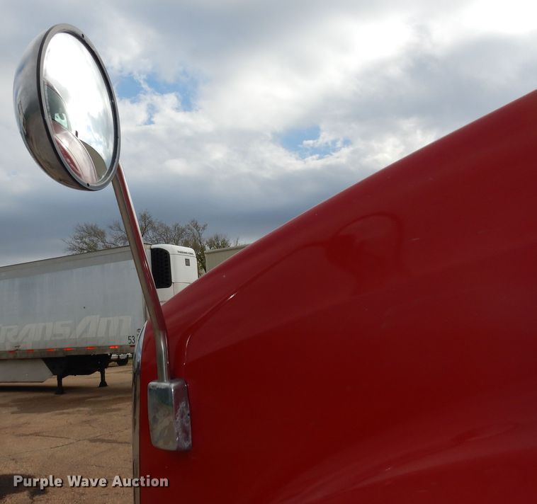 image for item DI6852 2014 Kenworth T680  semi truck