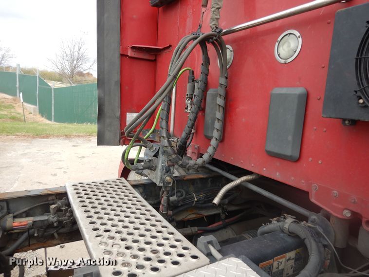 image for item DI6852 2014 Kenworth T680  semi truck