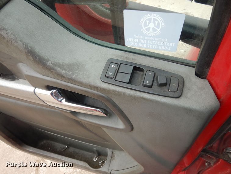 image for item DI6852 2014 Kenworth T680  semi truck