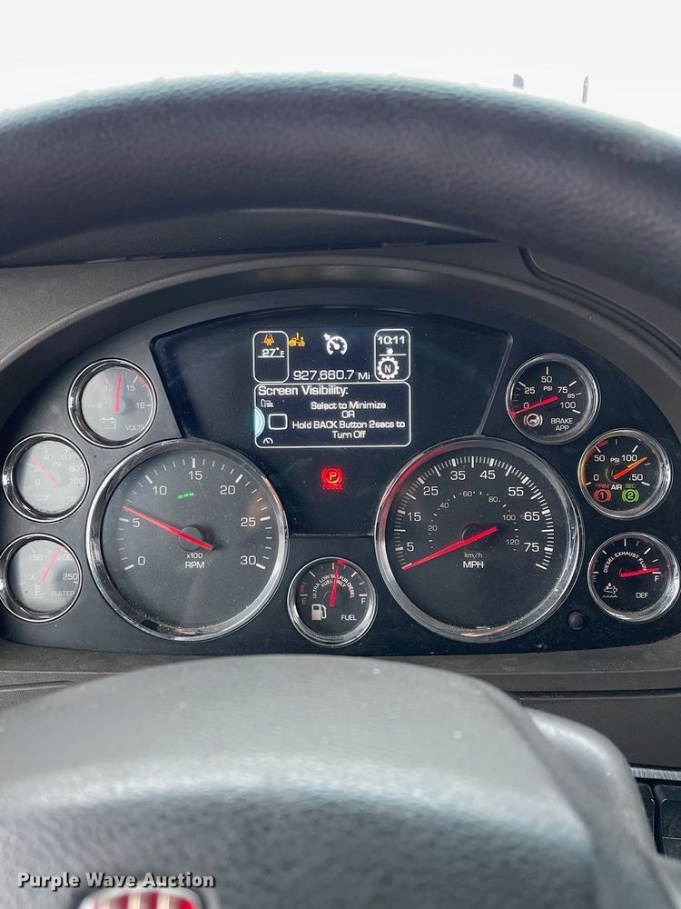 image for item DI6852 2014 Kenworth T680  semi truck