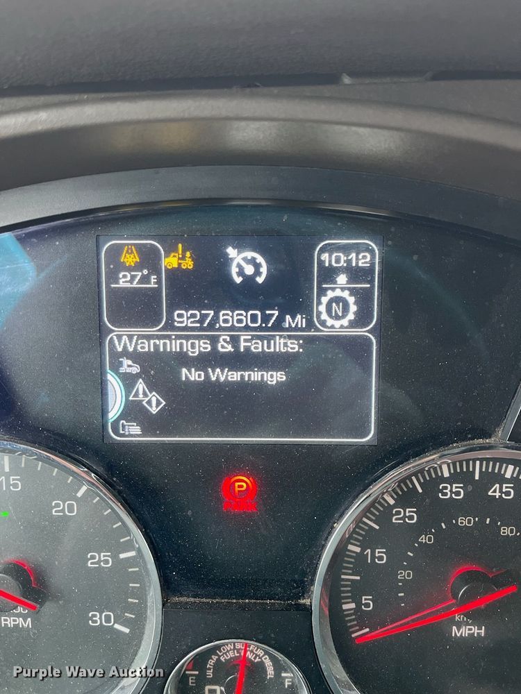 image for item DI6852 2014 Kenworth T680  semi truck