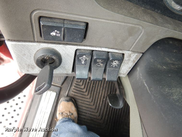 image for item DI6852 2014 Kenworth T680  semi truck