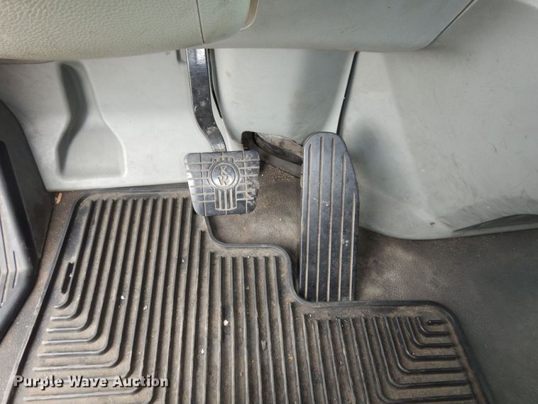 image for item DI6852 2014 Kenworth T680  semi truck