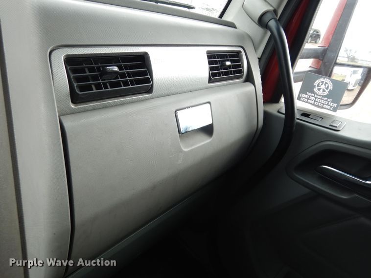 image for item DI6852 2014 Kenworth T680  semi truck