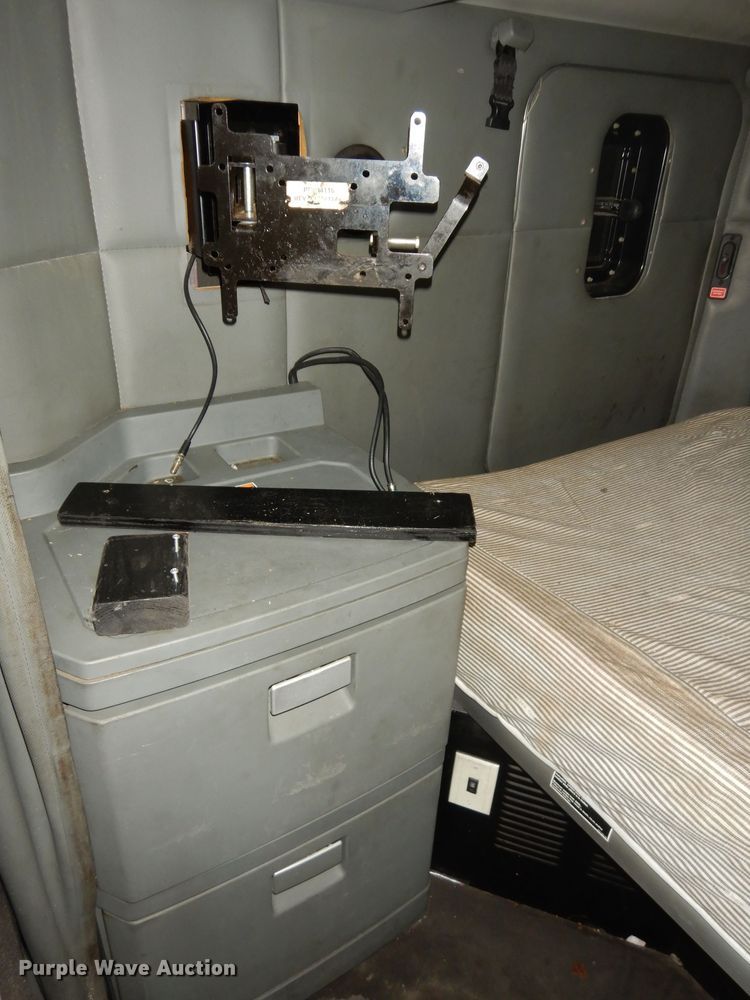 image for item DI6852 2014 Kenworth T680  semi truck