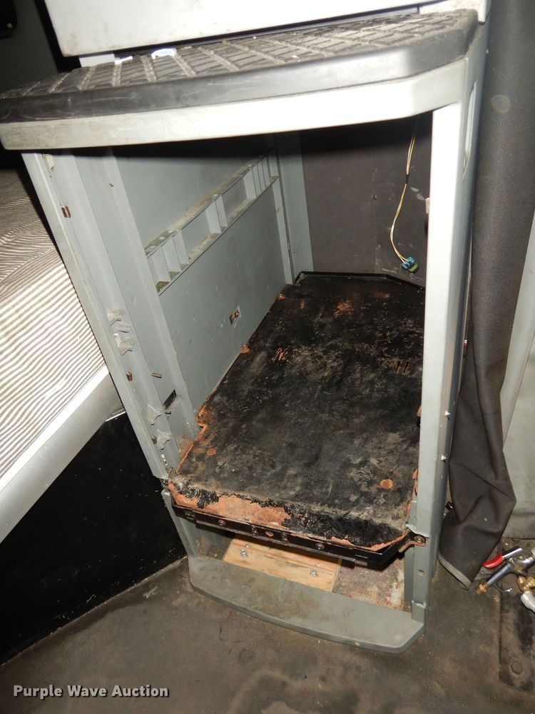 image for item DI6852 2014 Kenworth T680  semi truck