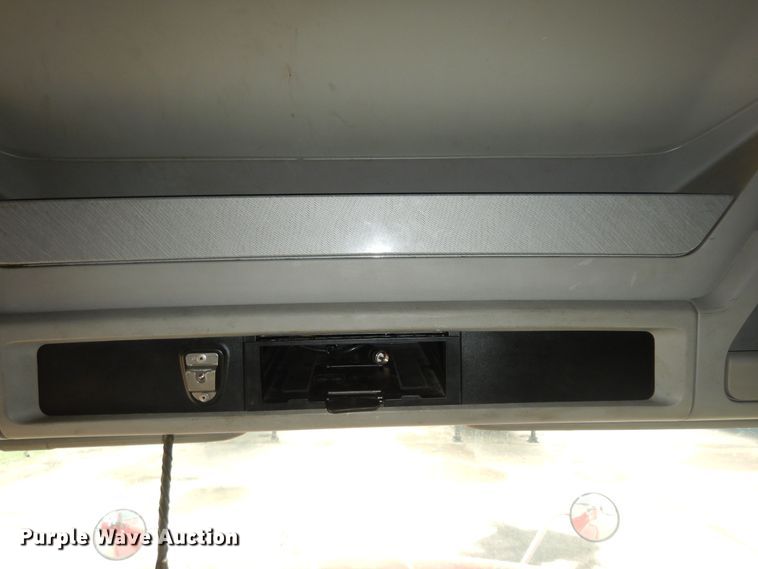 image for item DI6852 2014 Kenworth T680  semi truck