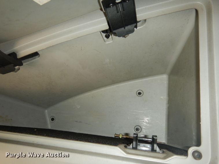 image for item DI6852 2014 Kenworth T680  semi truck