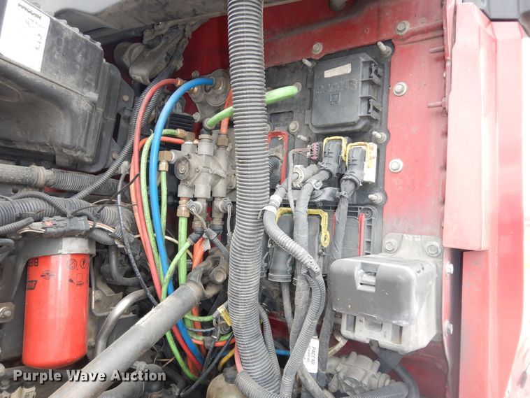 image for item DI6852 2014 Kenworth T680  semi truck