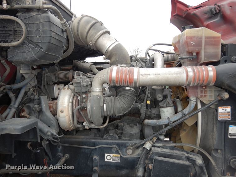 image for item DI6852 2014 Kenworth T680  semi truck