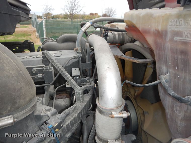 image for item DI6852 2014 Kenworth T680  semi truck