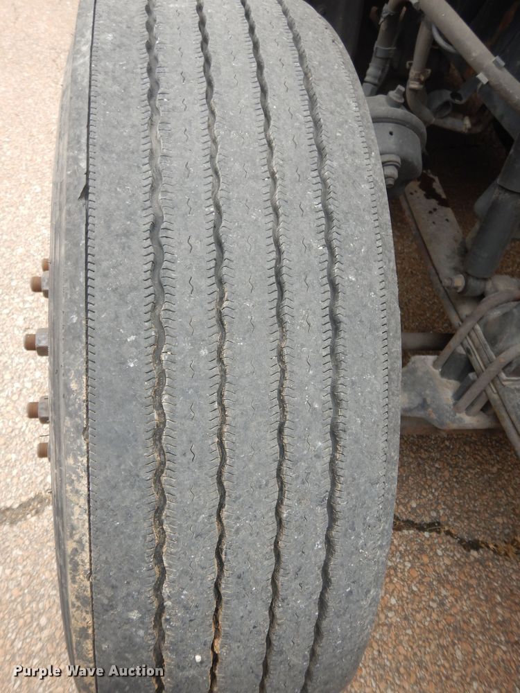 image for item DI6852 2014 Kenworth T680  semi truck