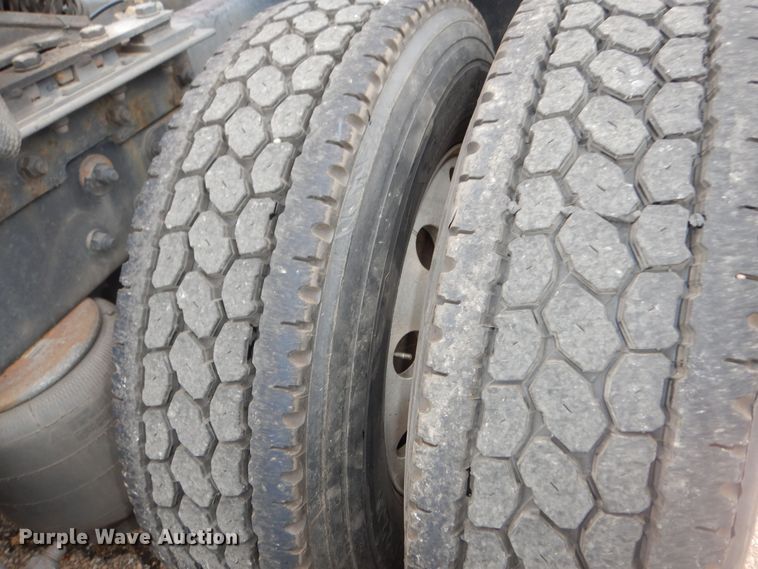 image for item DI6852 2014 Kenworth T680  semi truck