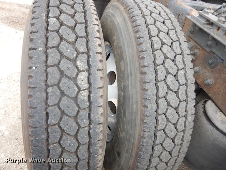 image for item DI6852 2014 Kenworth T680  semi truck