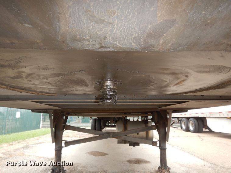 image for item DI6853 2006 Utility VS2RA  refrigerated van trailer