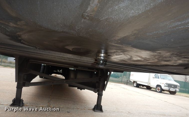 image for item DI6856 2004 Utility VS2RA  refrigerated van trailer