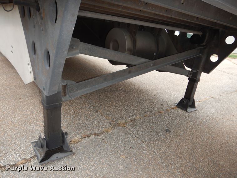 image for item DI6856 2004 Utility VS2RA  refrigerated van trailer