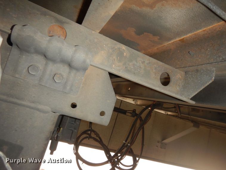 image for item DI6856 2004 Utility VS2RA  refrigerated van trailer