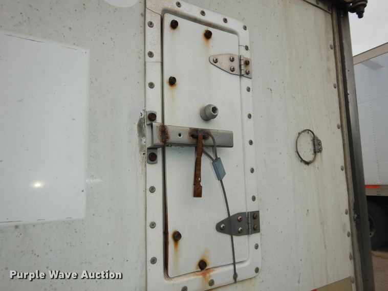 image for item DI6856 2004 Utility VS2RA  refrigerated van trailer