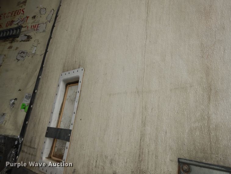 image for item DI6856 2004 Utility VS2RA  refrigerated van trailer