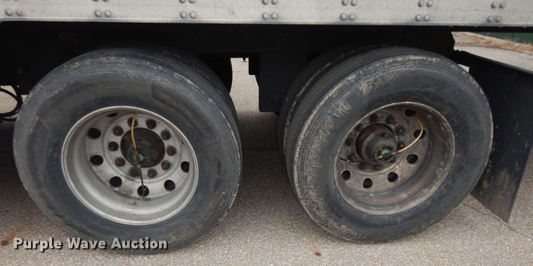 image for item DI6856 2004 Utility VS2RA  refrigerated van trailer