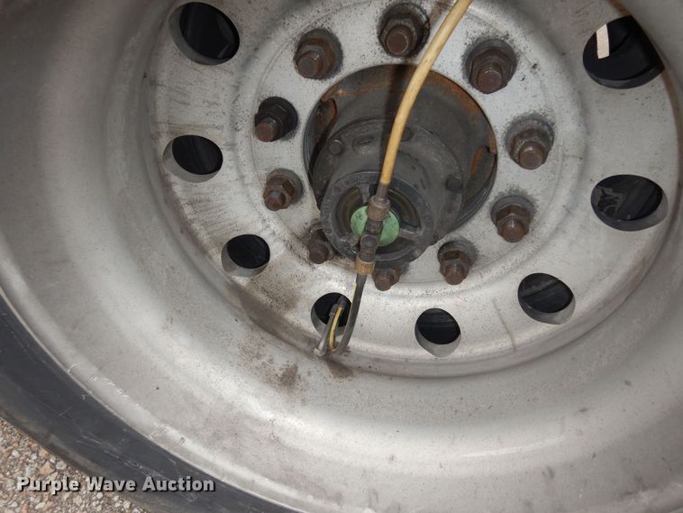 image for item DI6856 2004 Utility VS2RA  refrigerated van trailer