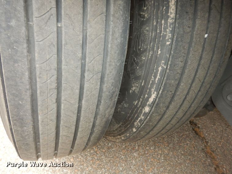 image for item DI6856 2004 Utility VS2RA  refrigerated van trailer