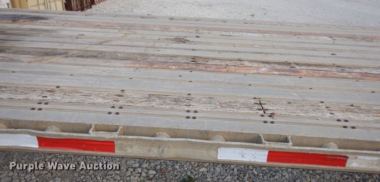 image for item DK2043 1998 Fontaine  flatbed trailer