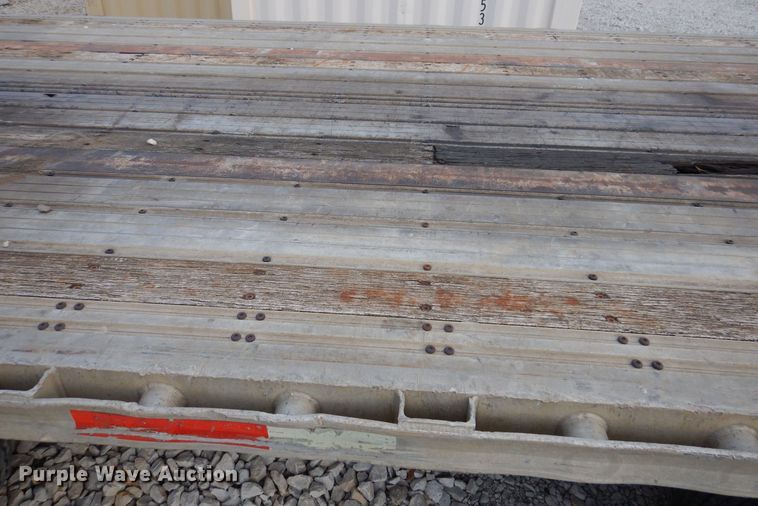 image for item DK2043 1998 Fontaine  flatbed trailer