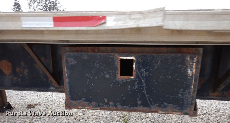 image for item DK2043 1998 Fontaine  flatbed trailer